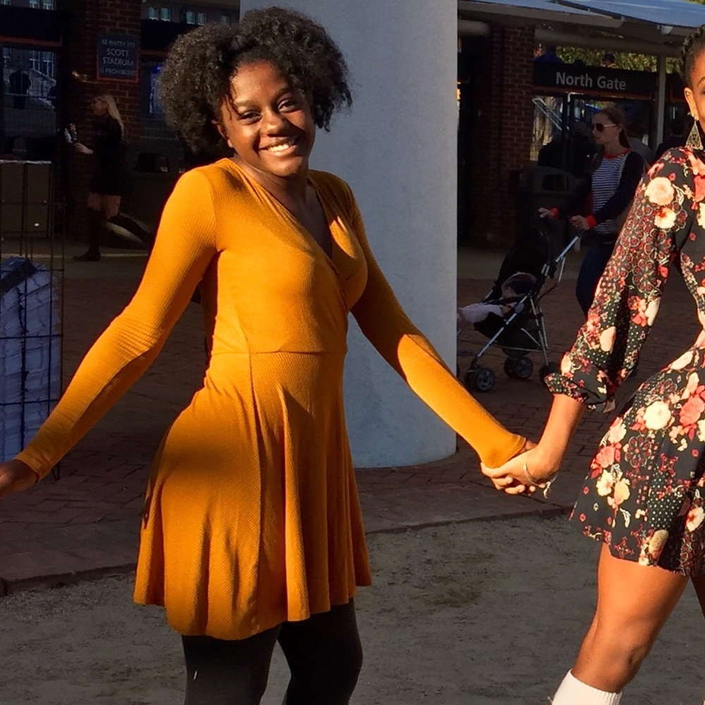 FOREVER 21 MUSTARD LONG SLEEVED DRESS